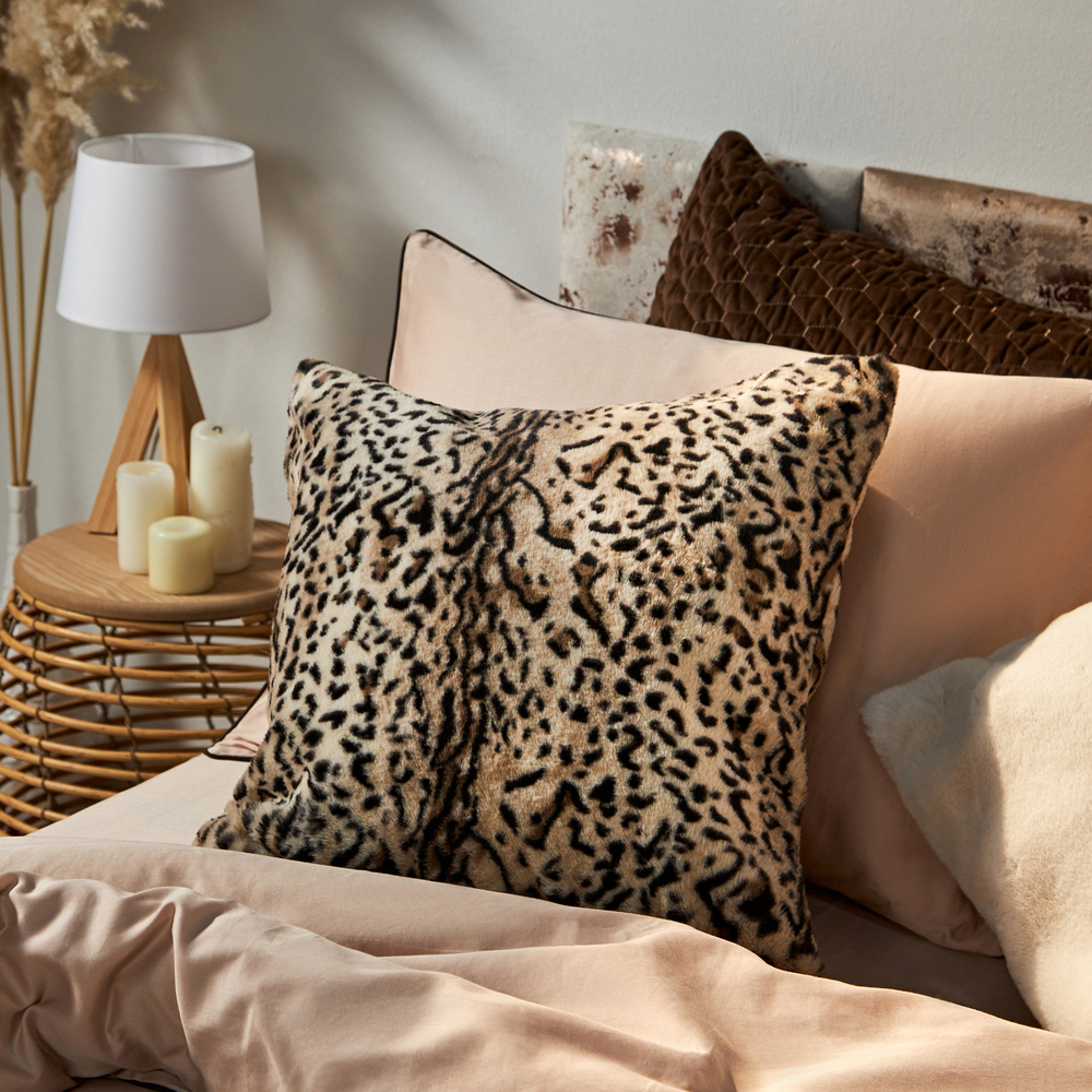 Чехол для подушки леопард 50х50 см